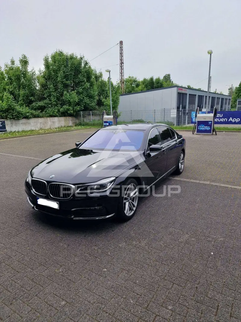 2016 BMW 750