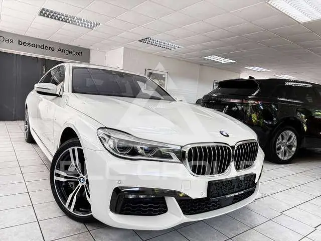 2016 BMW 750