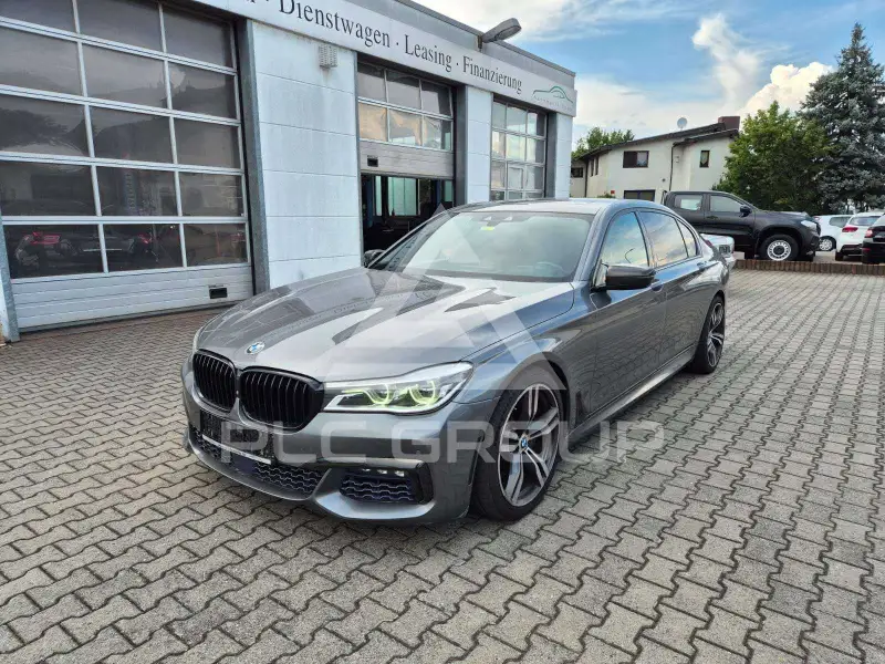 2016 BMW 750