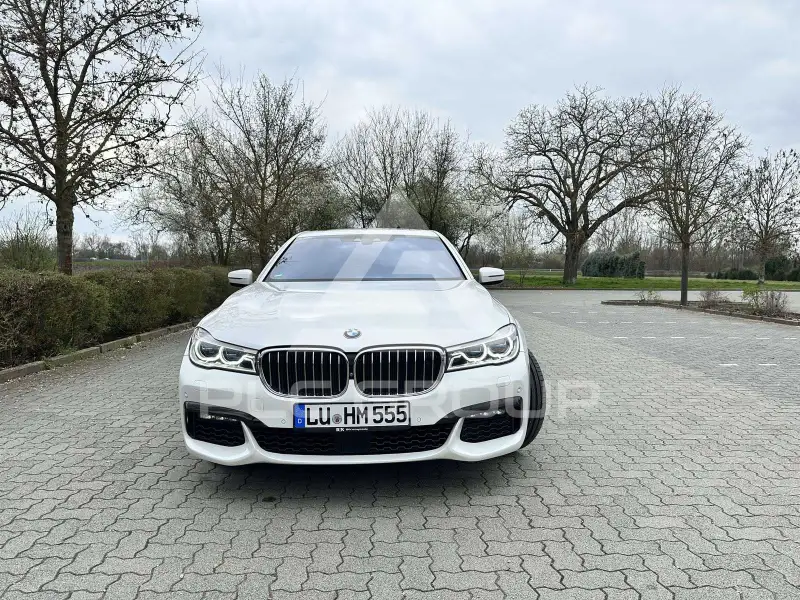 2017 BMW 750
