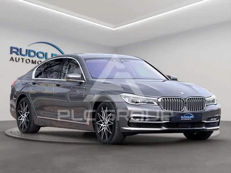 2016 BMW 750