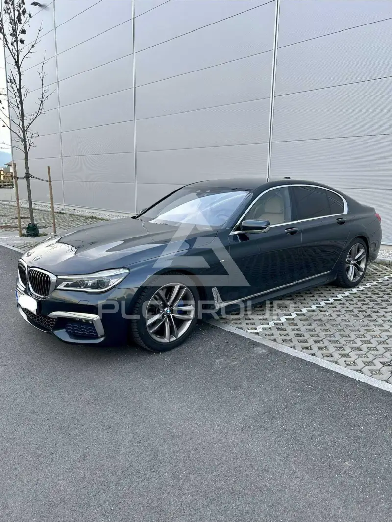 2016 BMW 750