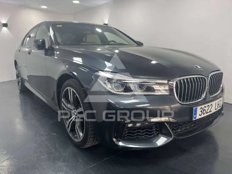 2016 BMW 750