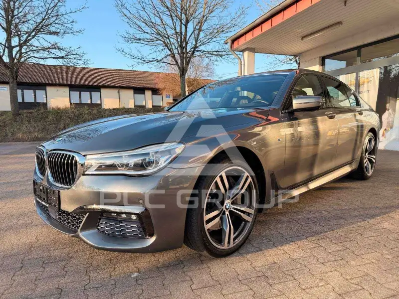 2016 BMW 750