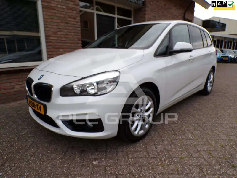2016 BMW 220