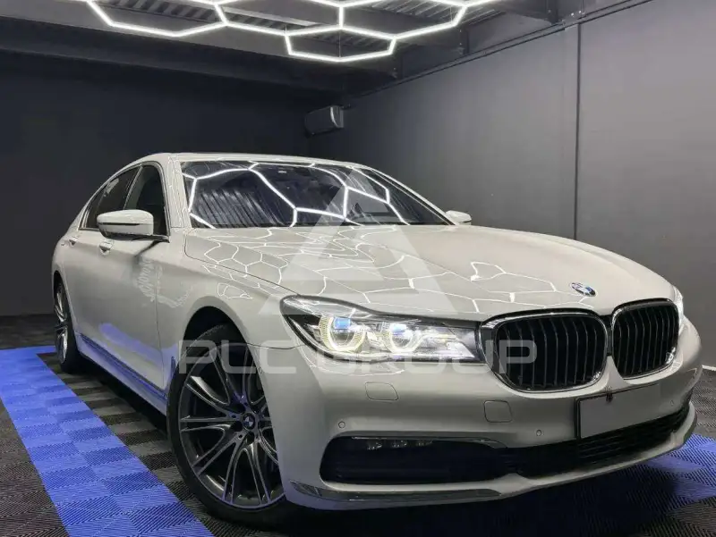 2016 BMW 730
