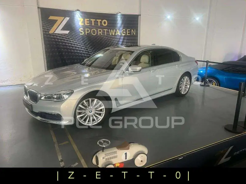 2016 BMW 730