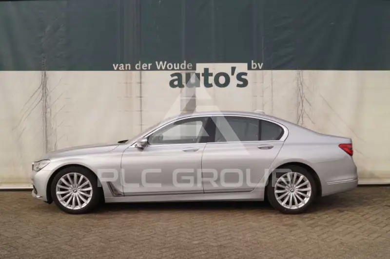 2016 BMW 730