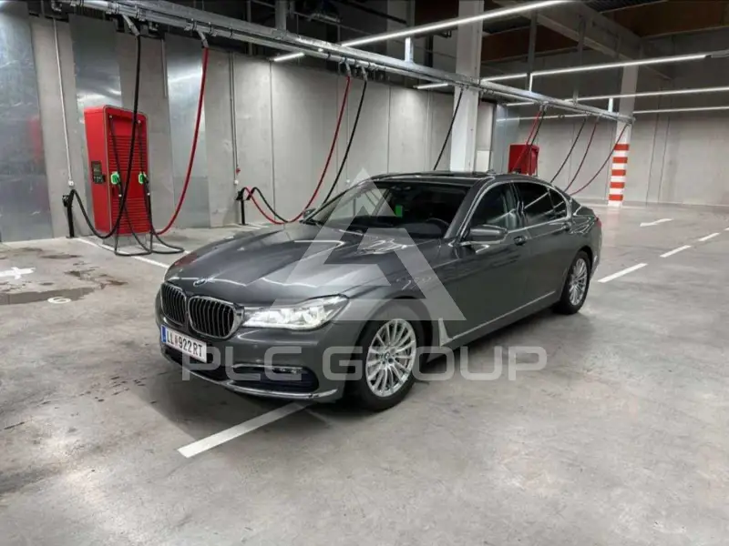 2016 BMW 730