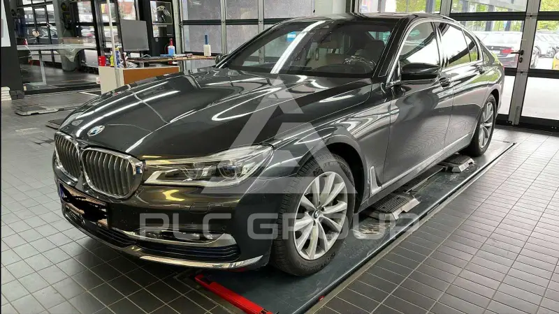 2016 BMW 730