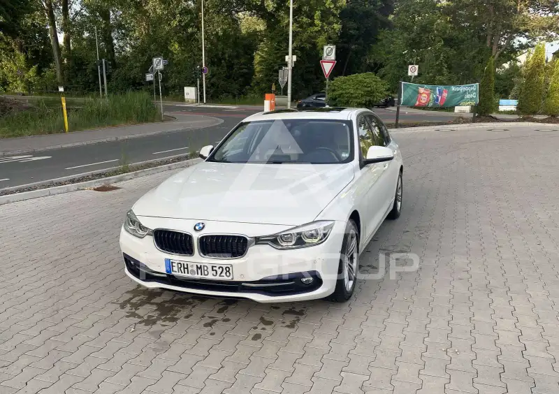 2016 BMW 318