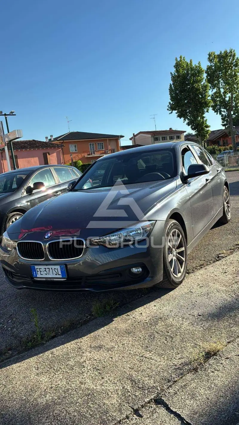 2016 BMW 318