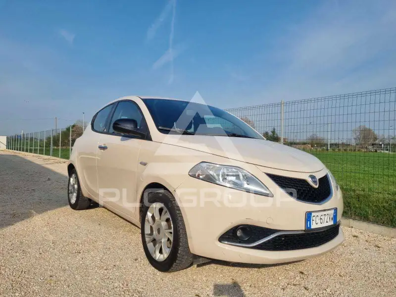 2016 Lancia YPSILON
