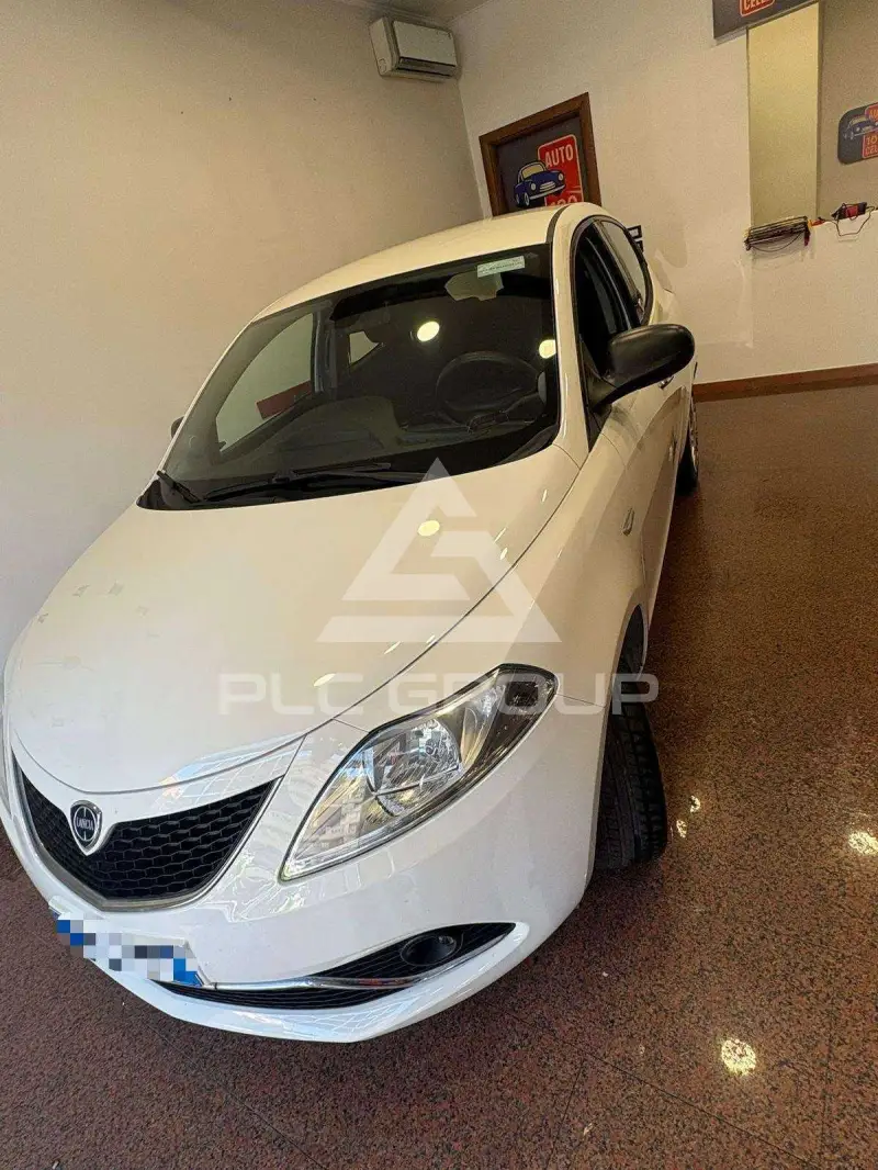 2016 Lancia YPSILON