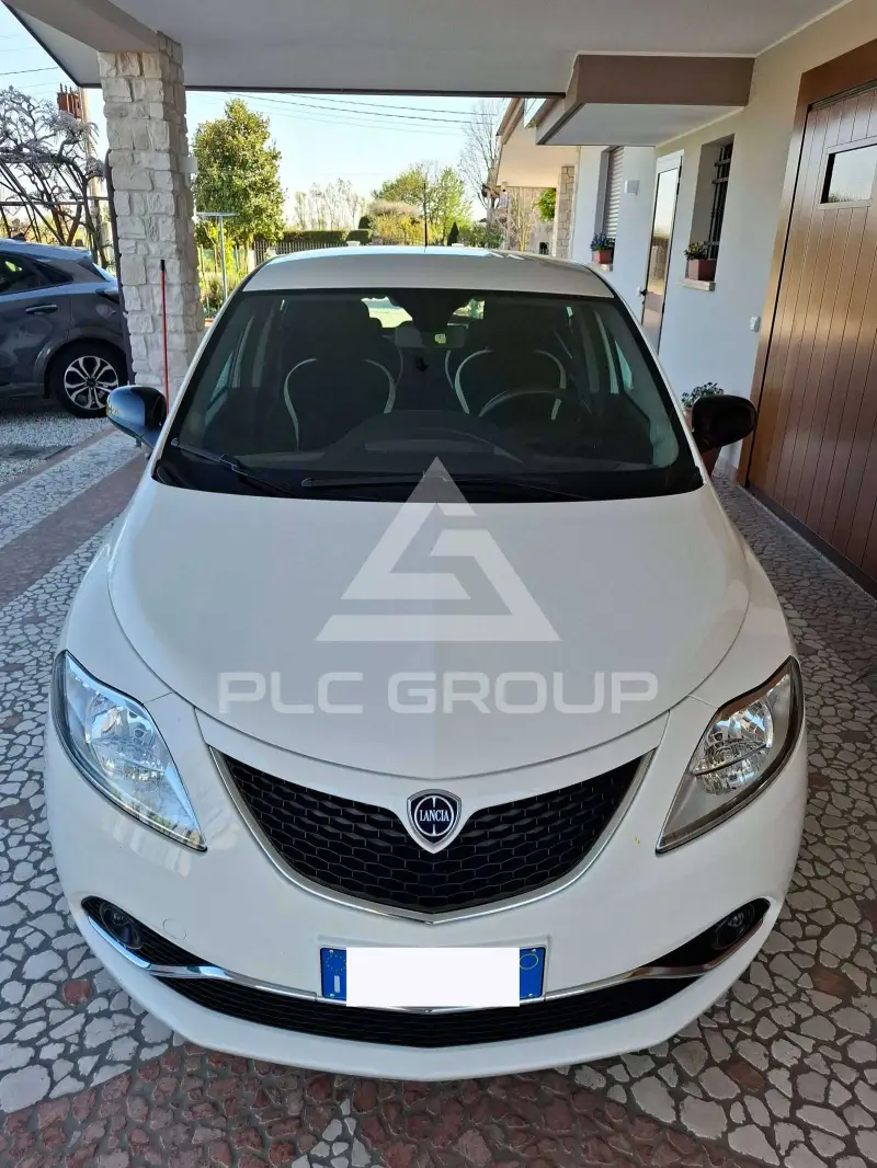 2016 Lancia YPSILON