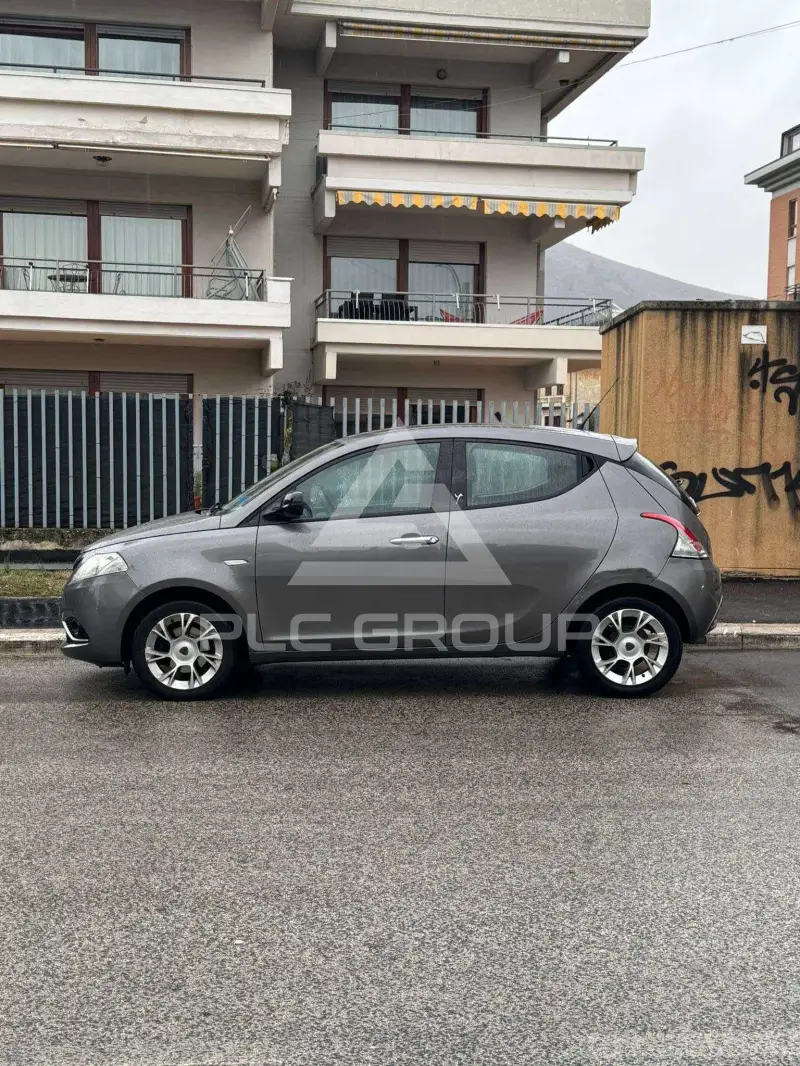 2016 Lancia YPSILON