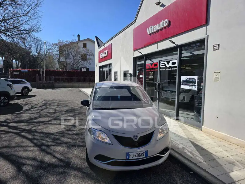 2016 Lancia YPSILON