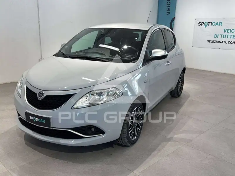 2016 Lancia YPSILON