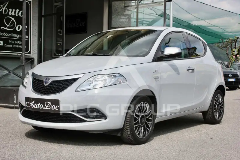 2016 Lancia YPSILON
