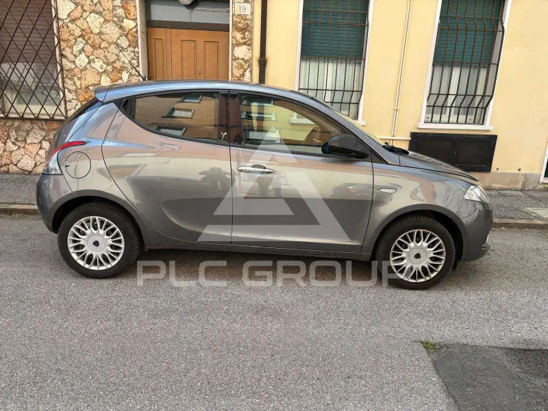2016 Lancia YPSILON
