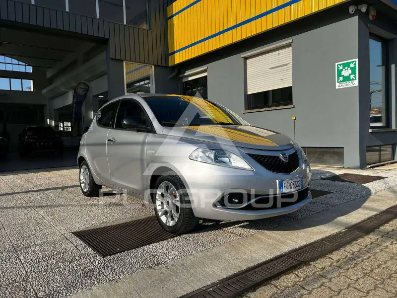 2016 Lancia YPSILON