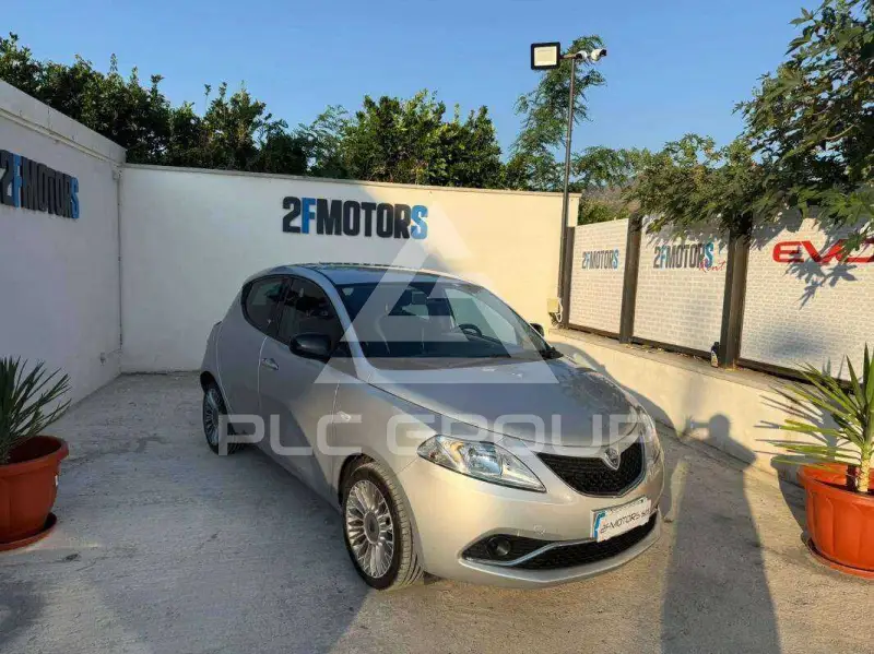 2016 Lancia YPSILON