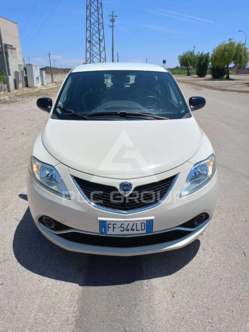 2016 Lancia YPSILON