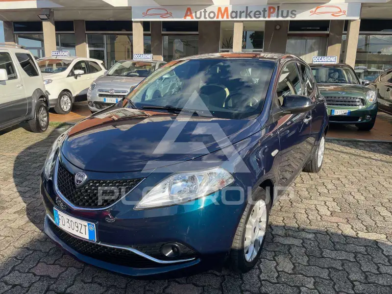 2016 Lancia YPSILON