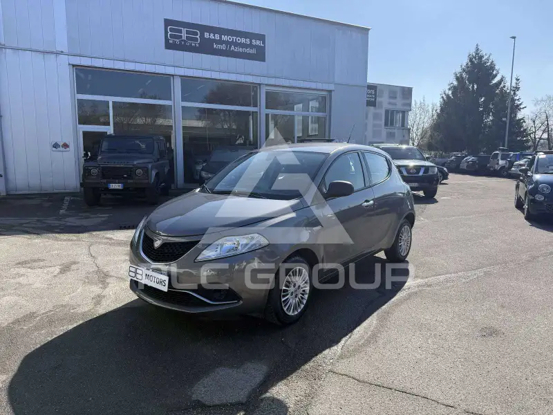 2016 Lancia YPSILON