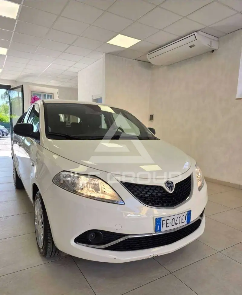 2016 Lancia YPSILON