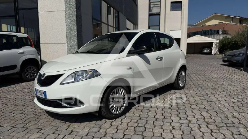 2016 Lancia YPSILON