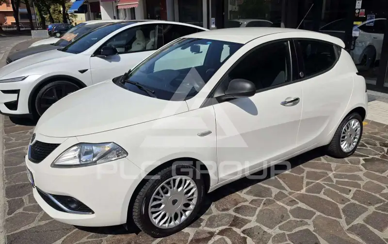 2016 Lancia YPSILON