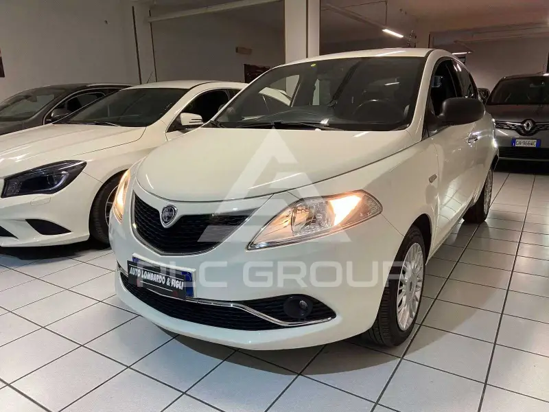 2016 Lancia YPSILON