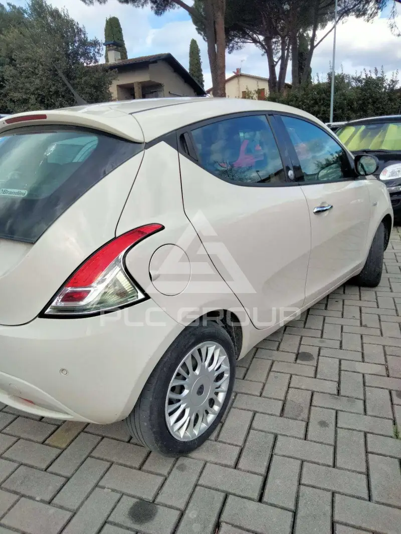2016 Lancia YPSILON