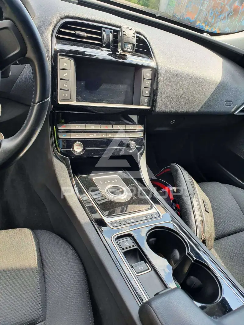 2016 Jaguar XE