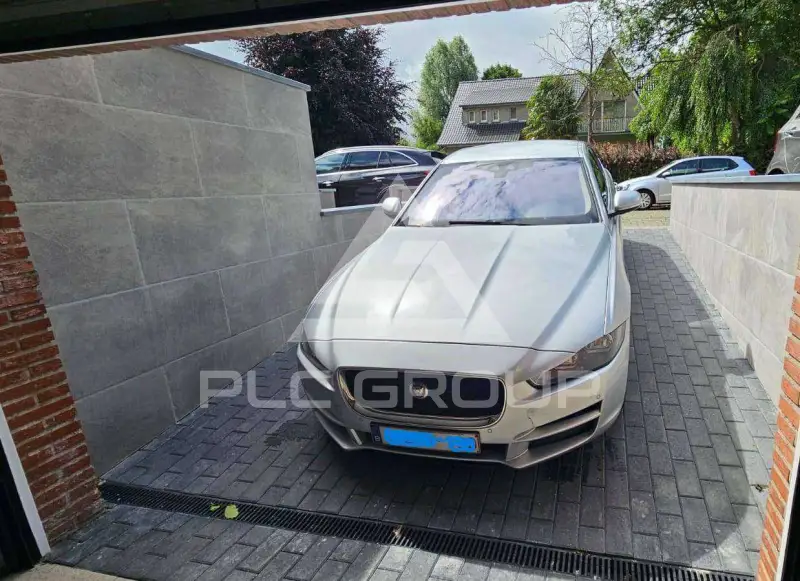 2016 Jaguar XE