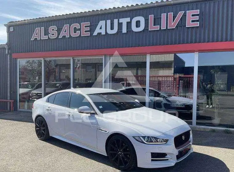 2016 Jaguar XE