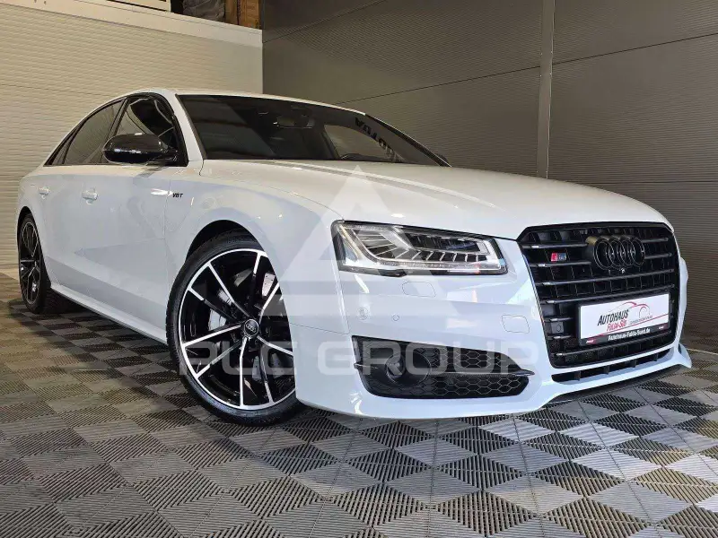 2016 Audi S8