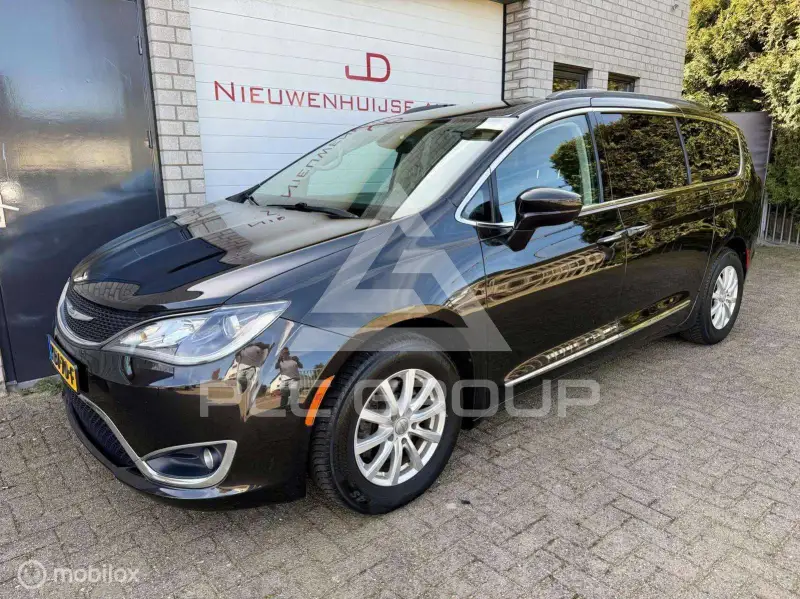2016 Chrysler PACIFICA