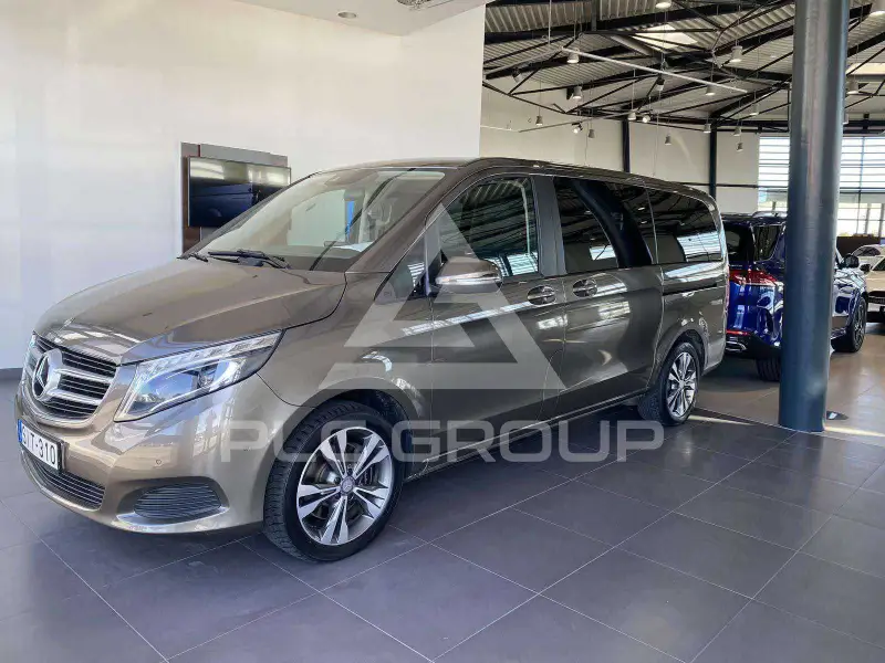 2016 Mercedes Benz V 220