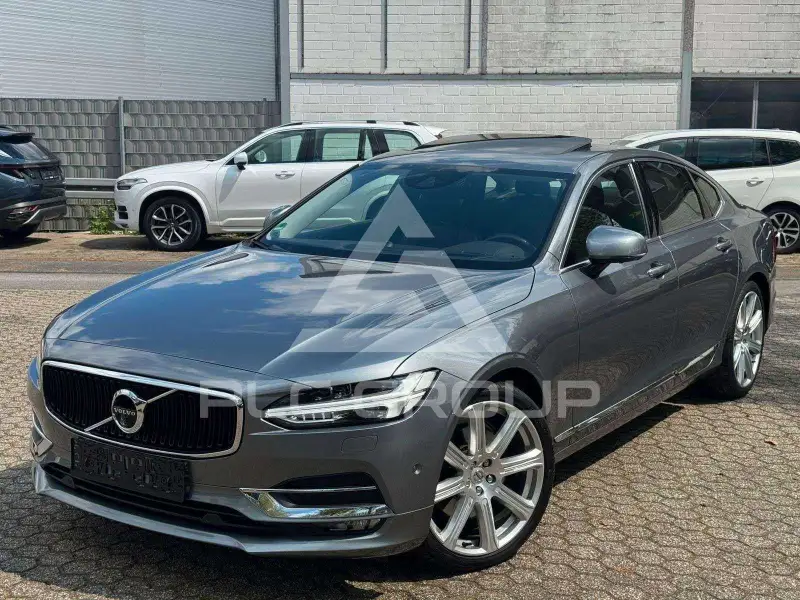 2016 Volvo S90