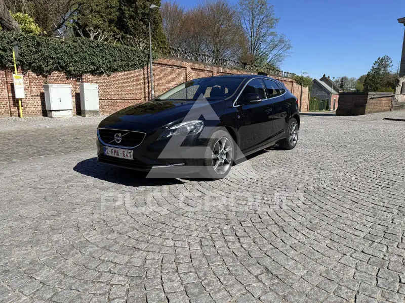 2016 Volvo V40