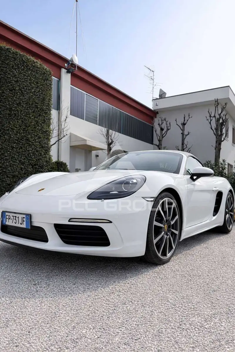 2016 Porsche 718