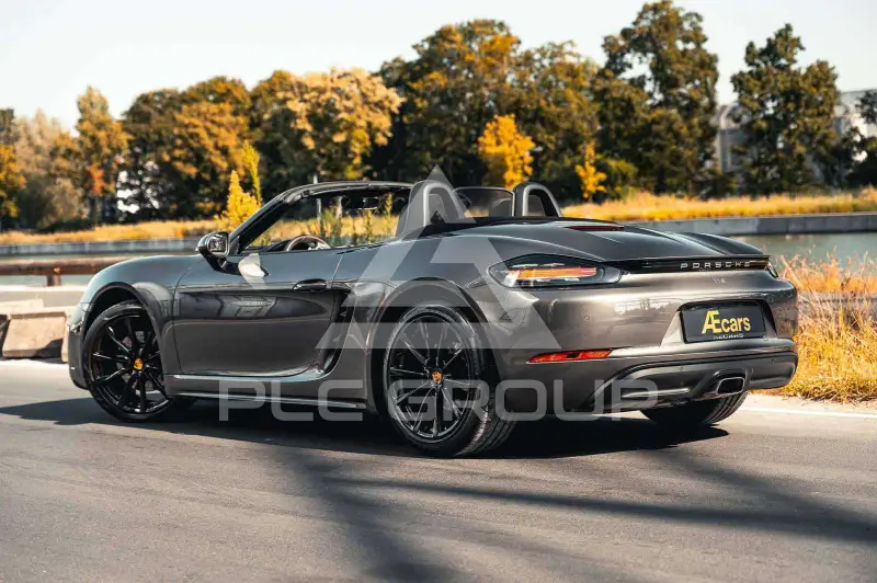 2016 Porsche 718