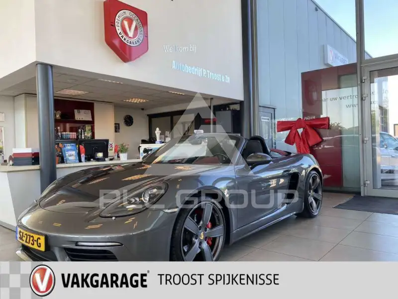 2016 Porsche 718