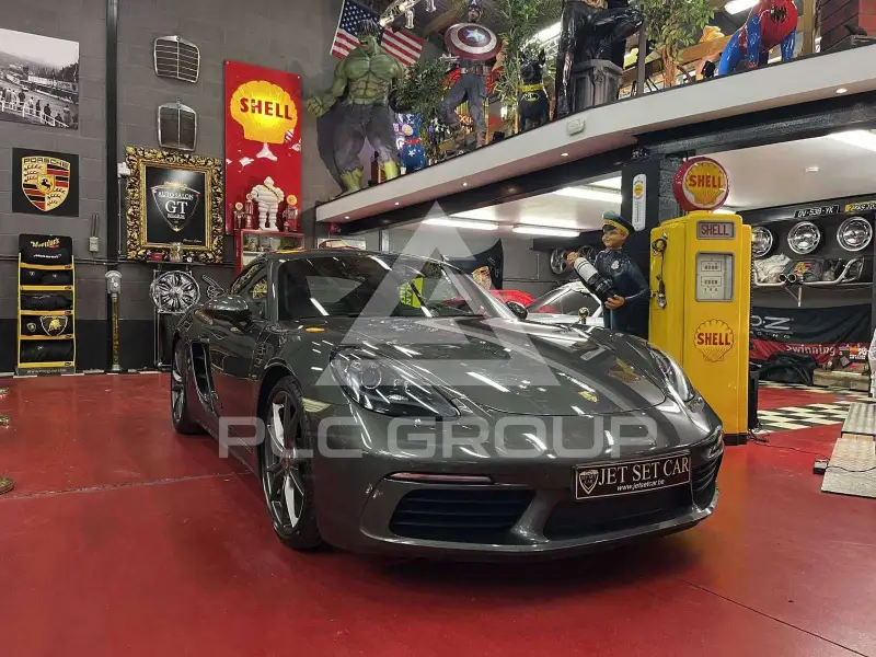 2016 Porsche 718