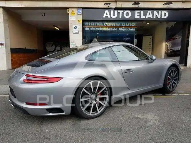 2016 Porsche Carrera
