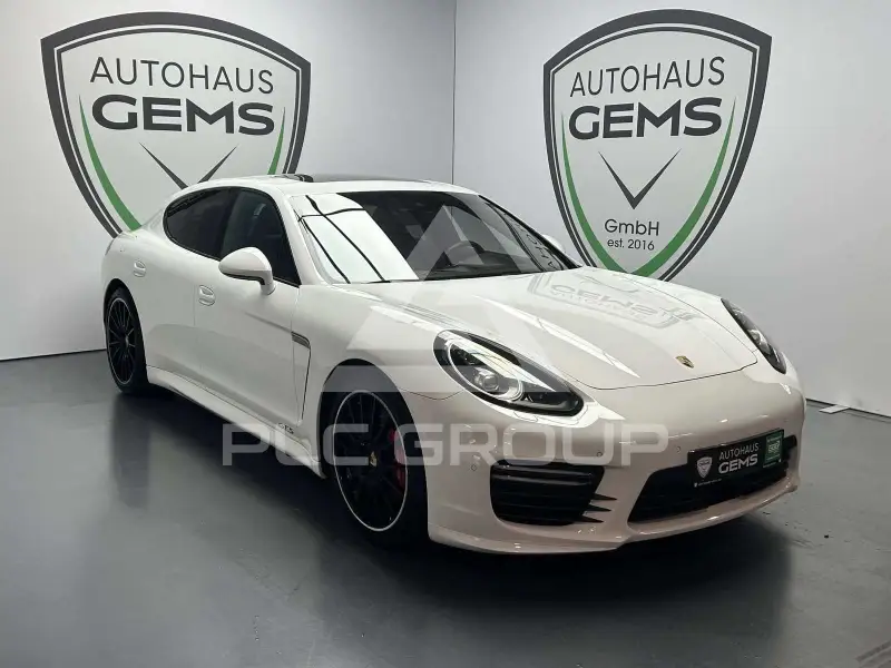 2016 Porsche Panamera