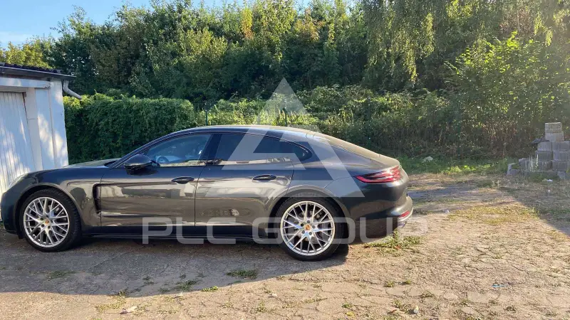 2016 Porsche Panamera