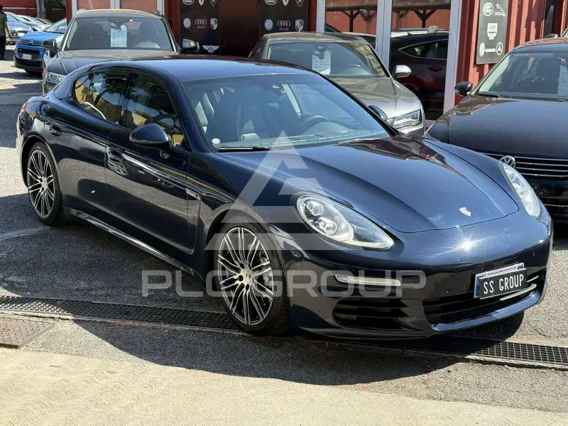 2016 Porsche Panamera